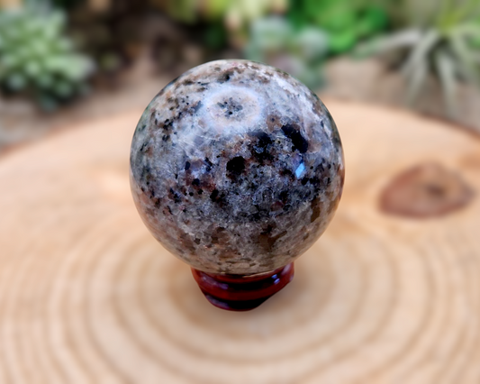 Yooperlite Sphere (UV Reactive)